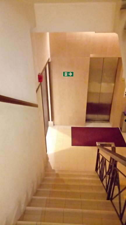 Hotel Sri Sutra - Bandar Sunway 3 Петалинг-Джая Экстерьер фото